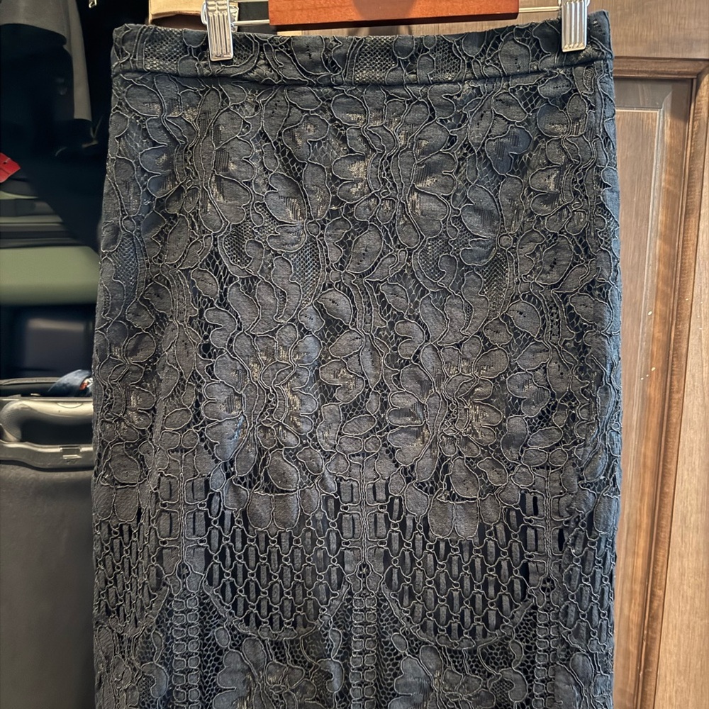 Lace pencil skirt